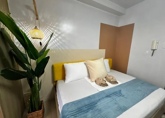 Shore Residences Banana With 2 Beds Good For 4 Guests Pool View 622 By Prime Manila